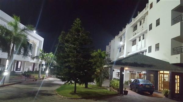 Gayathri Hotels ティルプル エクステリア 写真