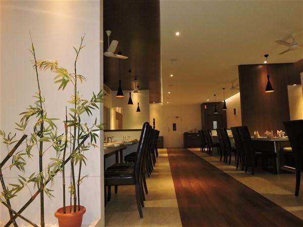Gayathri Hotels ティルプル エクステリア 写真